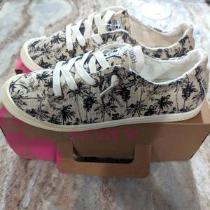 Roxy Slip Ons "Bayshore III"